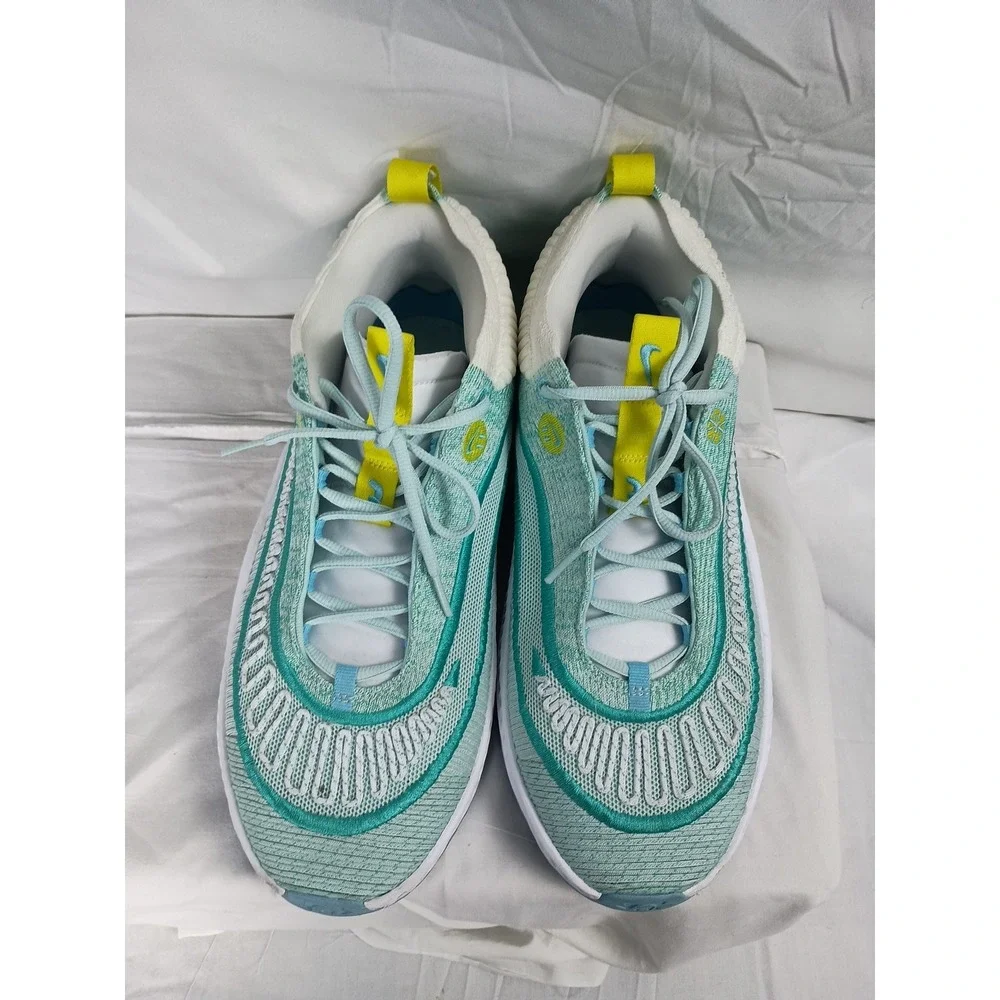 Size 11 - Nike Cosmic Unity 3 Joy